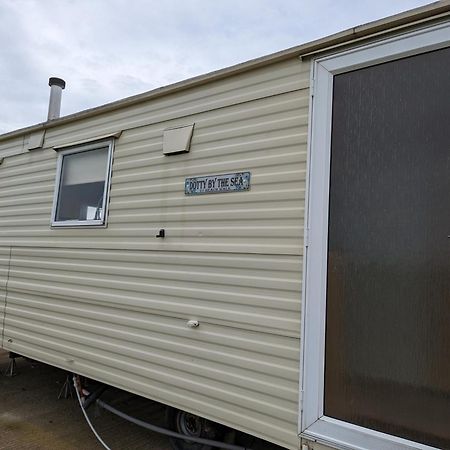 Dotty By The Sea, 27 Bw, St Osyth Beach - Price Is Whole Caravan With Field Views Βίλα Saint Osyth Εξωτερικό φωτογραφία