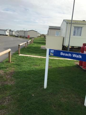 Dotty By The Sea, 27 Bw, St Osyth Beach - Price Is Whole Caravan With Field Views Βίλα Saint Osyth Εξωτερικό φωτογραφία