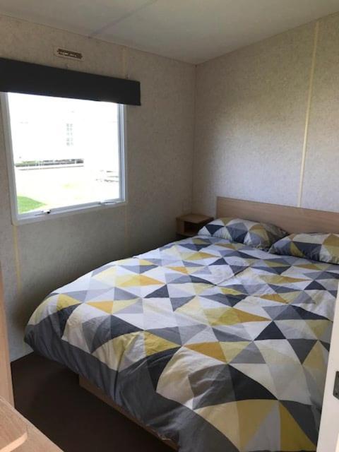 Dotty By The Sea, 27 Bw, St Osyth Beach - Price Is Whole Caravan With Field Views Βίλα Saint Osyth Εξωτερικό φωτογραφία