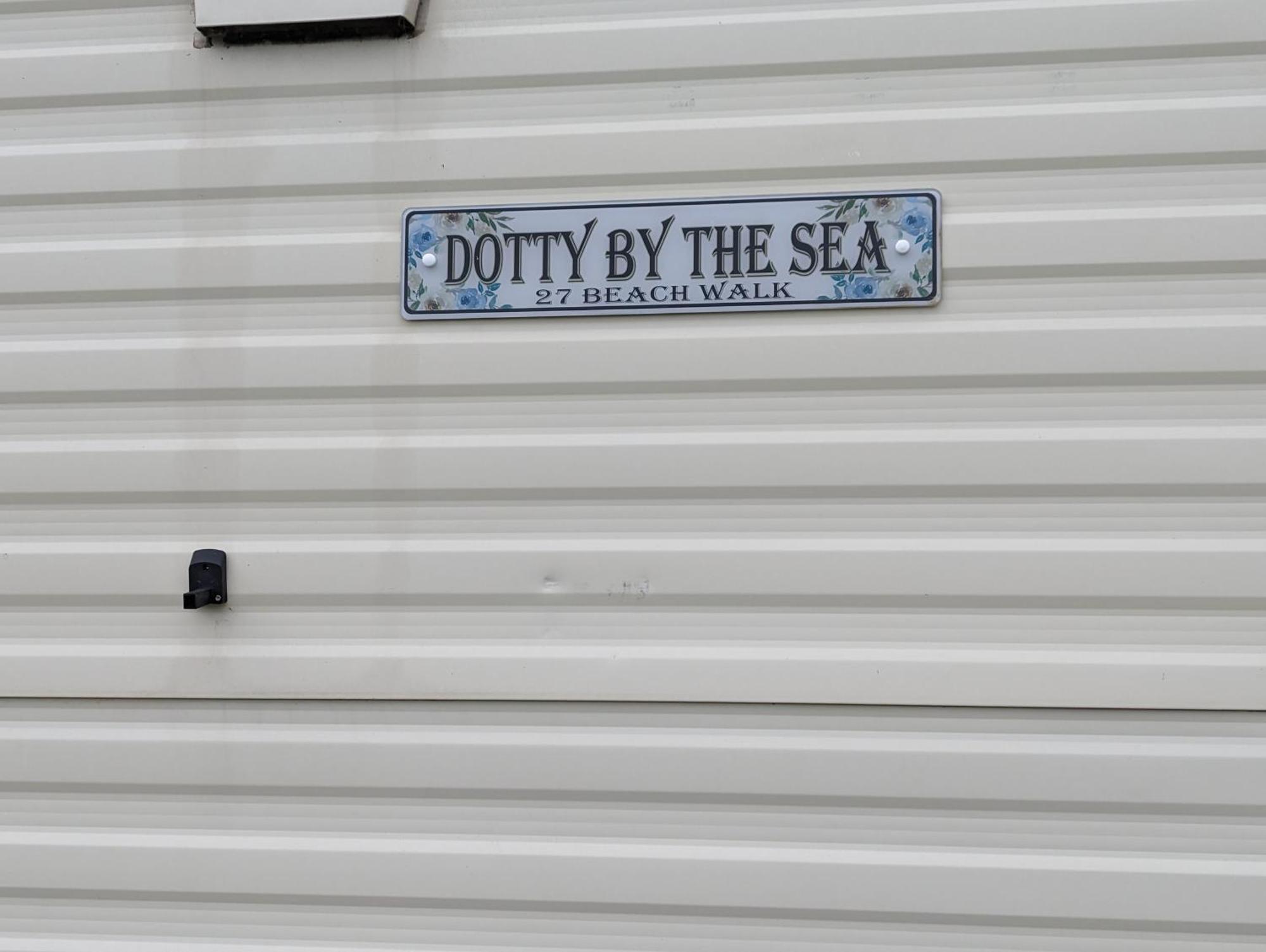Dotty By The Sea, 27 Bw, St Osyth Beach - Price Is Whole Caravan With Field Views Βίλα Saint Osyth Εξωτερικό φωτογραφία